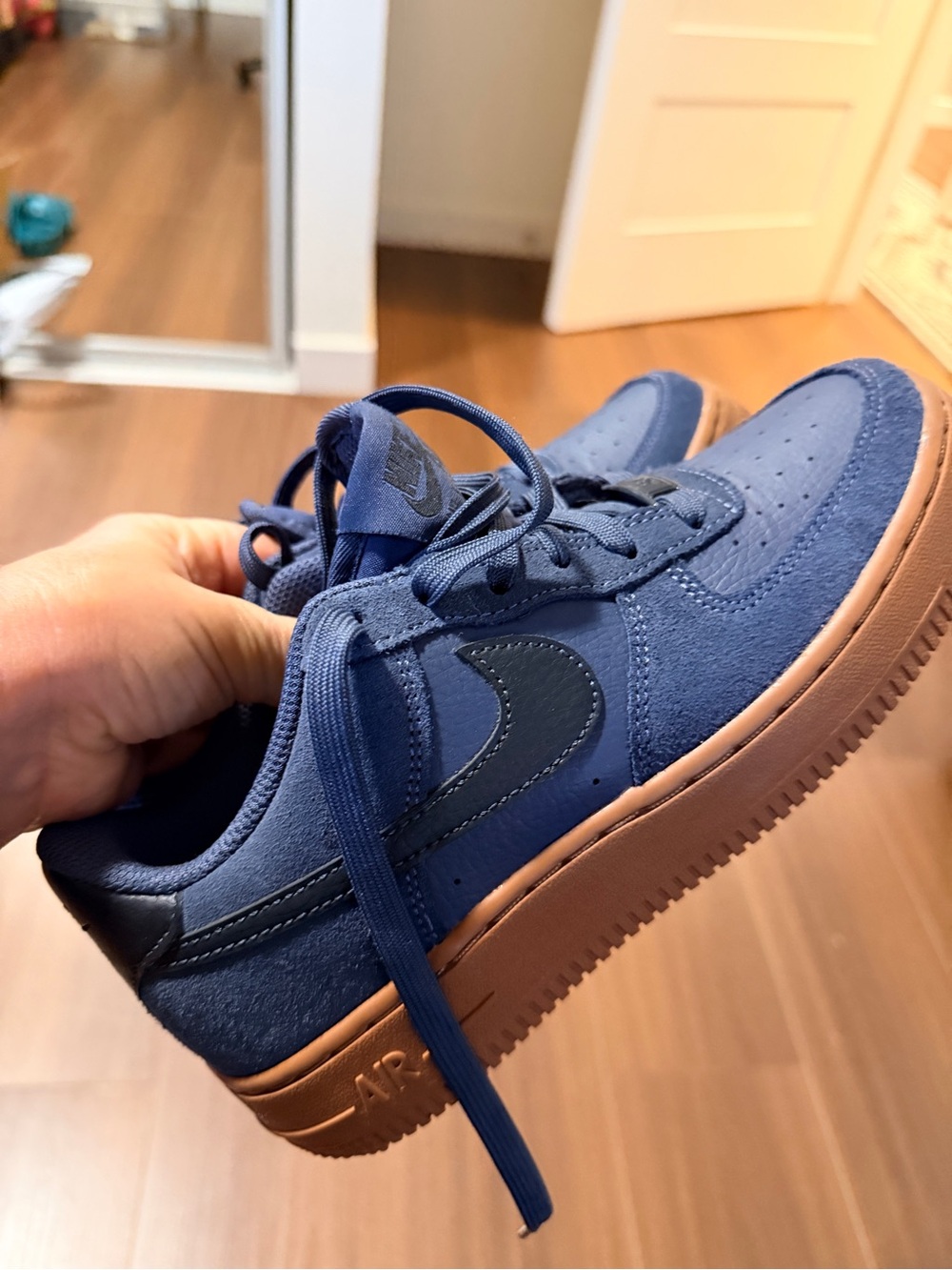 Boys Size 4.5 Nike Air Force 1 LV8 "Thunder Blue" Gum Shoe